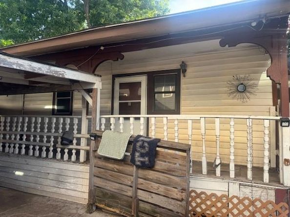 610 W 12th Street , Dallas Texas 75208