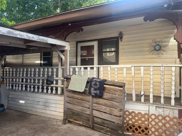 610 W 12th Street , Dallas Texas 75208