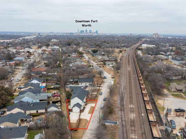 3230  6th Avenue , Fort Worth Texas 76110