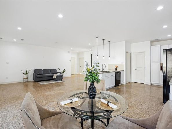 116 S Tatum Avenue , Dallas Texas 75211