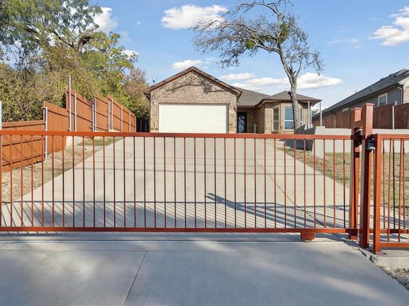 116 S Tatum Avenue , Dallas Texas 75211