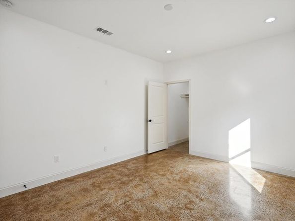 116 S Tatum Avenue , Dallas Texas 75211