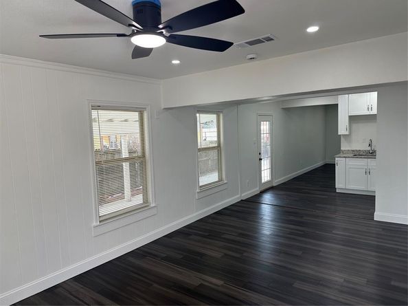 8335  Nisqually  , Dallas Texas 75217