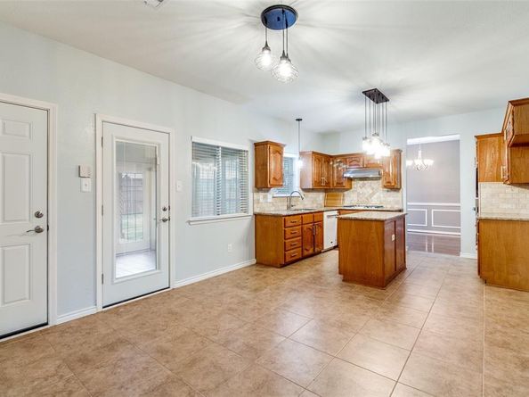 2921  Creek Meadow Lane , Garland Texas 75040