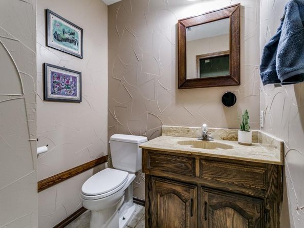 320  Blue Quail Court , Bedford Texas 76021