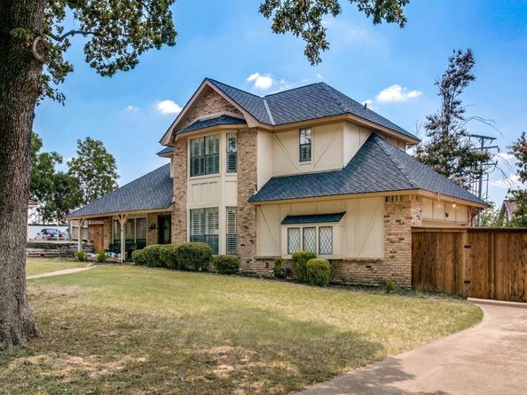 320  Blue Quail Court , Bedford Texas 76021