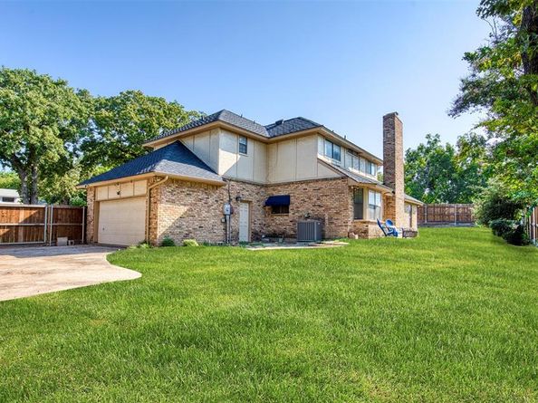 320  Blue Quail Court , Bedford Texas 76021