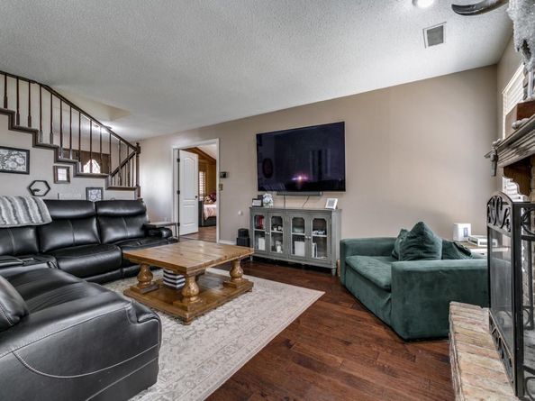 320  Blue Quail Court , Bedford Texas 76021