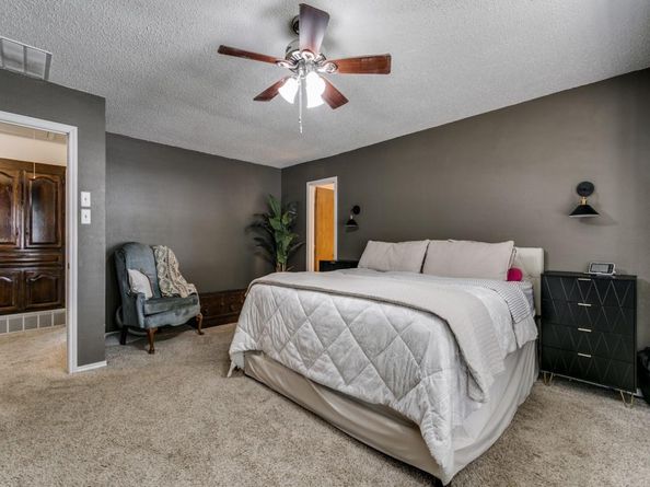 320  Blue Quail Court , Bedford Texas 76021