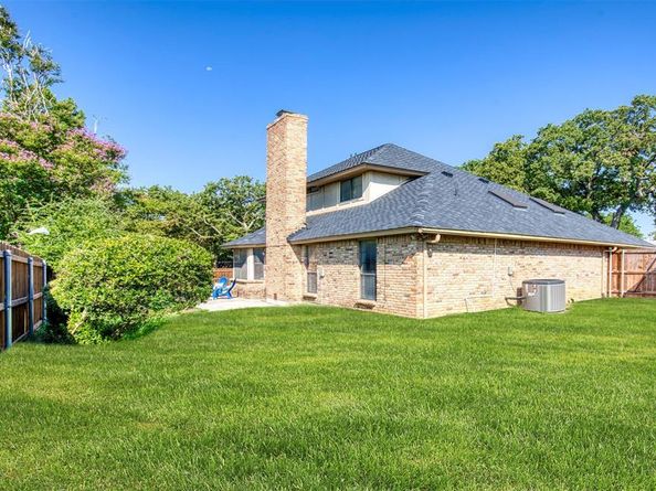 320  Blue Quail Court , Bedford Texas 76021