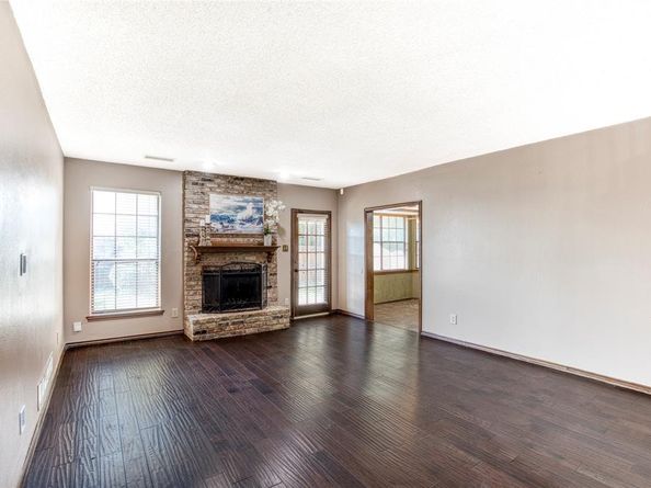 320  Blue Quail Court , Bedford Texas 76021