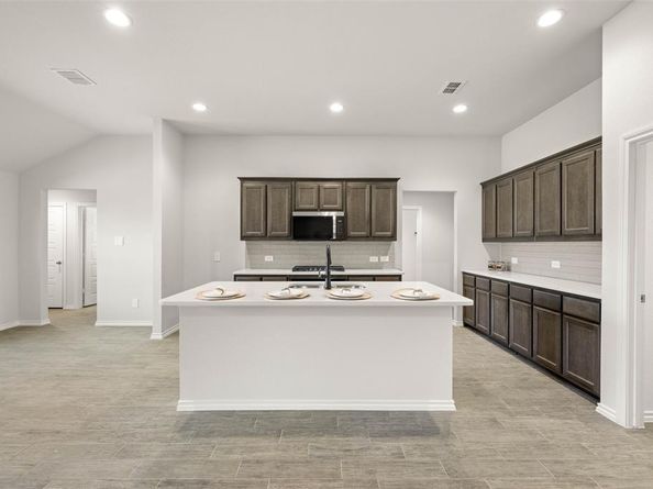 501  Pebble  , Azle Texas 76020