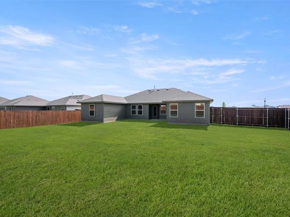 501  Pebble  , Azle Texas 76020