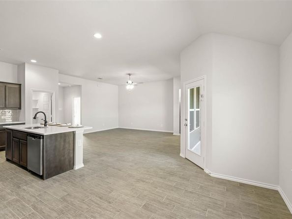 501  Pebble  , Azle Texas 76020