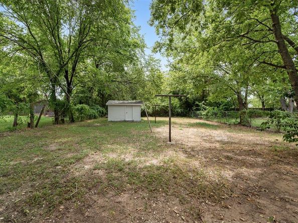 2108  Rw Bivens Lane , Fort Worth Texas 76105