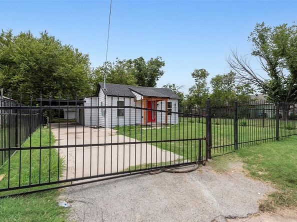 2108  Rw Bivens Lane , Fort Worth Texas 76105