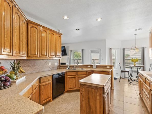 2112  Bentley Drive , Mansfield Texas 76063