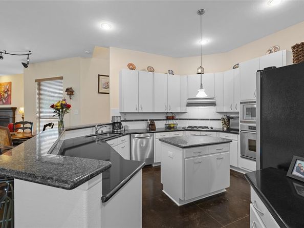 1340  Fairlakes Pointe Drive , Rockwall Texas 75087