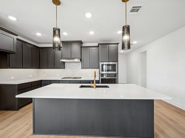 1016  Monarch Avenue , Crowley Texas 76036