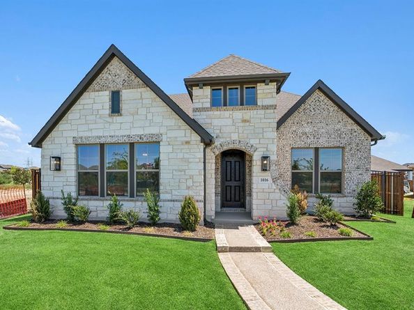 1016  Monarch Avenue , Crowley Texas 76036