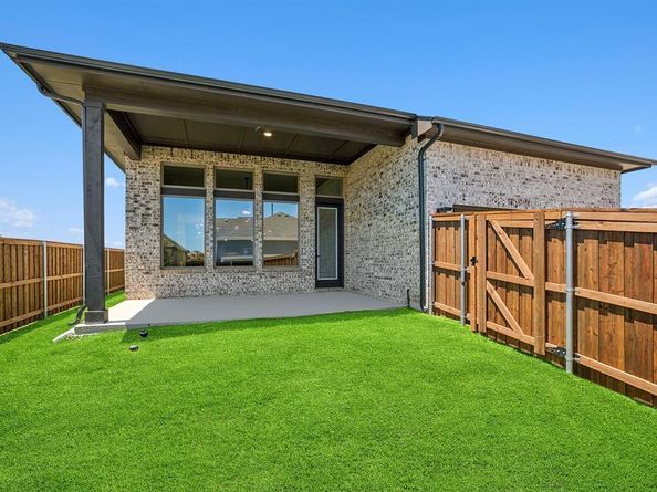 1016  Monarch Avenue , Crowley Texas 76036
