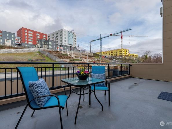 321 10th Avenue S 616, Seattle WA 98104