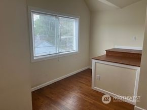 5794 Roosevelt Way NE, Seattle WA 98105