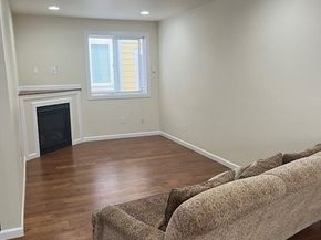 5794 Roosevelt Way NE, Seattle WA 98105
