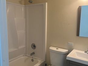 5794 Roosevelt Way NE, Seattle WA 98105