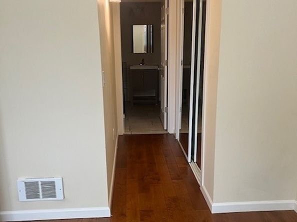 5794 Roosevelt Way NE, Seattle WA 98105