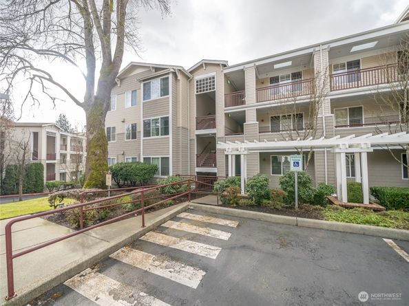 1709 134th Street SE 3, Bellevue WA 98005