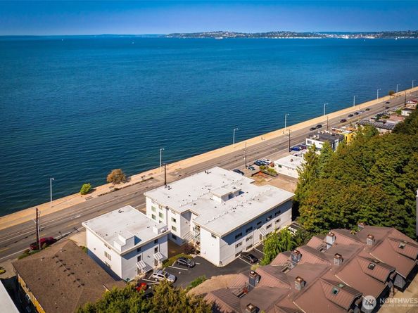 2104 Alki Avenue SW 305, Seattle WA 98116