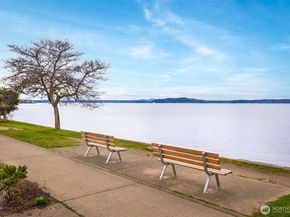 2104 Alki Avenue SW 305, Seattle WA 98116