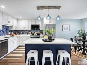 2104 Alki Avenue SW 305, Seattle WA 98116