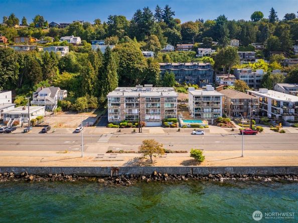 2104 Alki Avenue SW 305, Seattle WA 98116