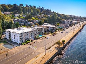 2104 Alki Avenue SW 305, Seattle WA 98116