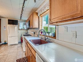 749 S Elmgrove Street, Seattle WA 98108
