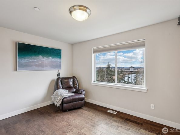 6012 37th Place NE, Marysville WA 98270