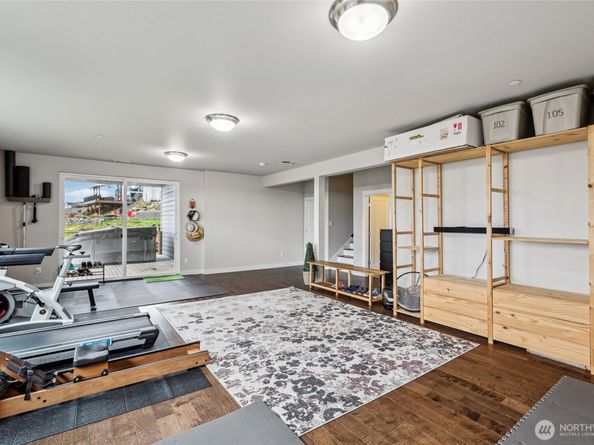 6012 37th Place NE, Marysville WA 98270