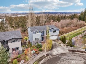 6012 37th Place NE, Marysville WA 98270