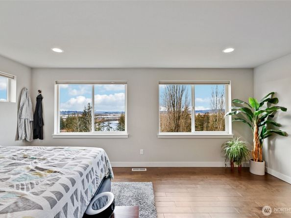 6012 37th Place NE, Marysville WA 98270