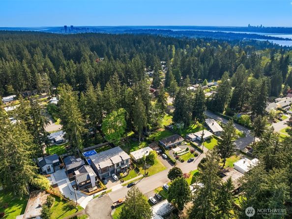 12249 NE 66TH Street, Kirkland WA 98033