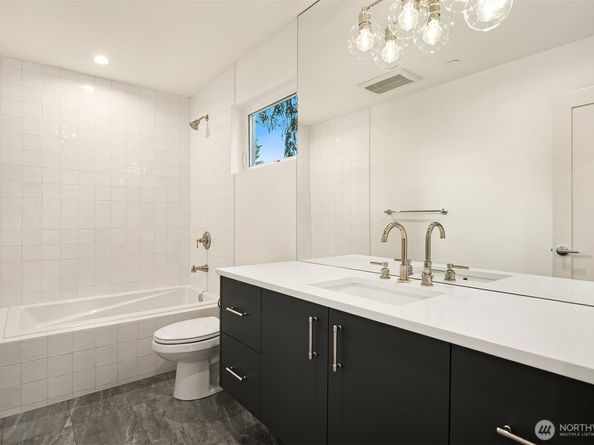 12249 NE 66TH Street, Kirkland WA 98033