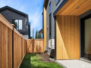 12249 NE 66TH Street, Kirkland WA 98033