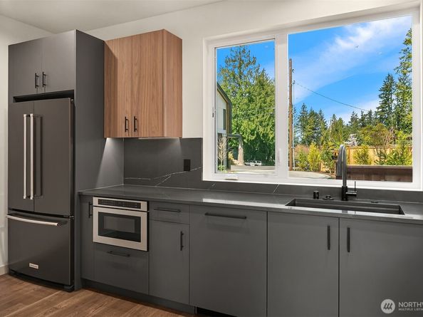 12249 NE 66TH Street, Kirkland WA 98033
