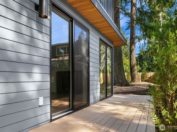 12249 NE 66TH Street, Kirkland WA 98033