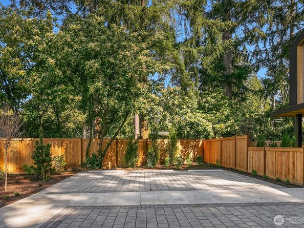 12249 NE 66TH Street, Kirkland WA 98033
