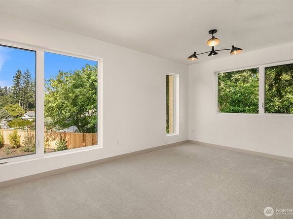 12249 NE 66TH Street, Kirkland WA 98033