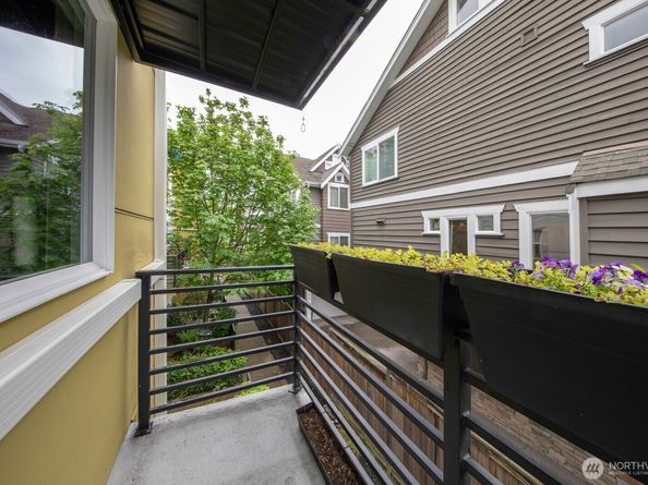 111 17th Avenue B, Seattle WA 98112
