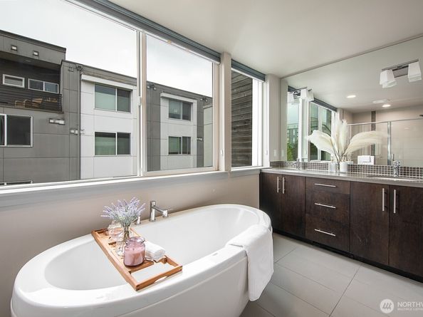 111 17th Avenue B, Seattle WA 98112
